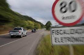 ​Excesso de velocidade é a infração de trânsito mais cometida no Brasil.